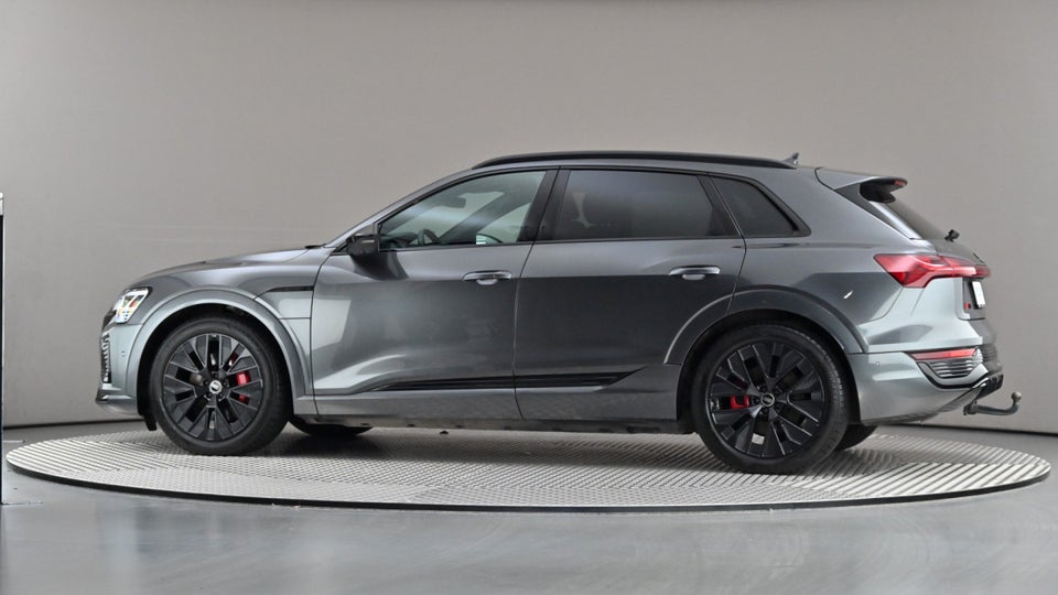Audi Q8 e-tron 55 S-line quattro 5d