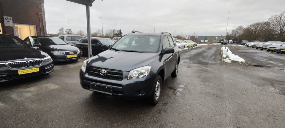 Toyota RAV4 2,2 D-4D 136 4x4 Van 5d