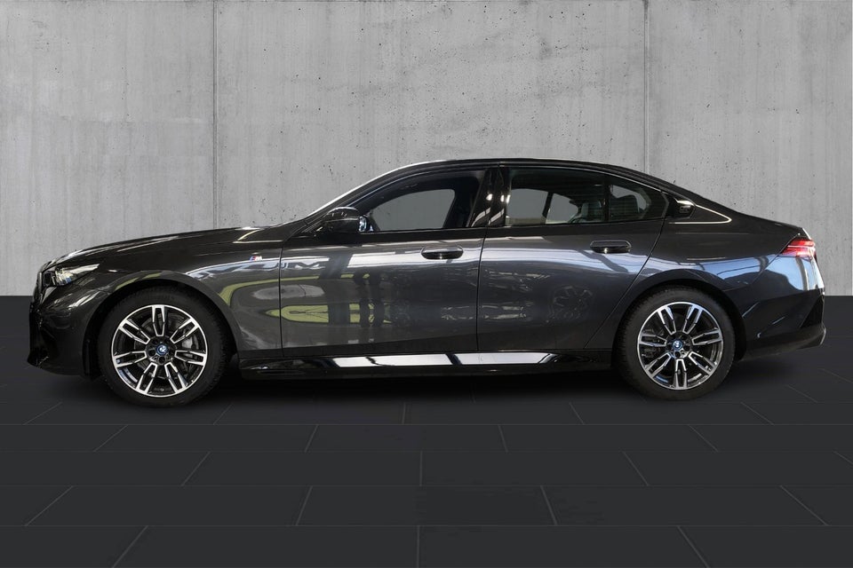 BMW i5 eDrive40 M-Sport 4d