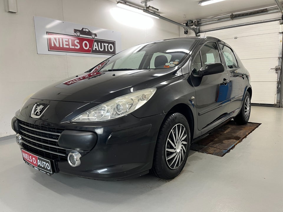 Peugeot 307 1,6 XR 5d