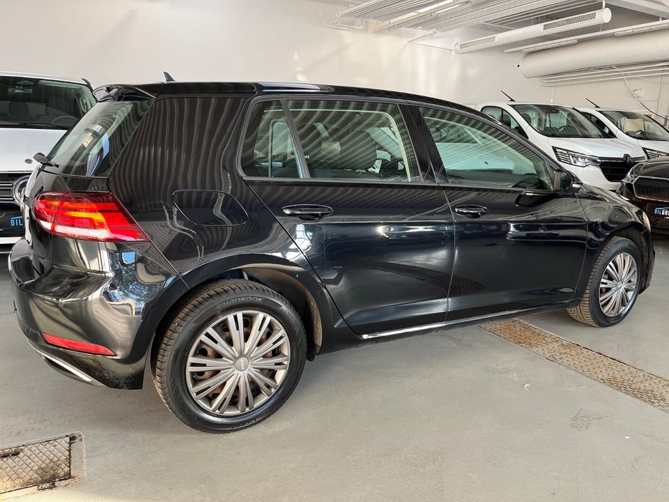 VW Golf VII 1,6 TDi 115 Comfortline Van 5d