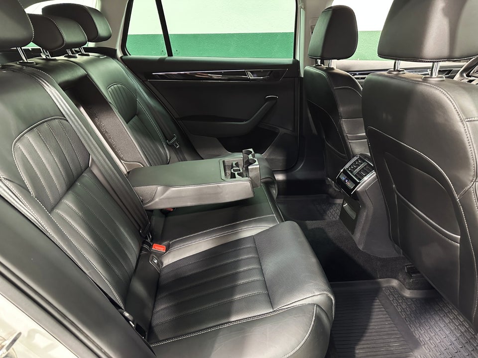 Skoda Superb 1,4 TSi iV Laurin & Klement Combi DSG 5d