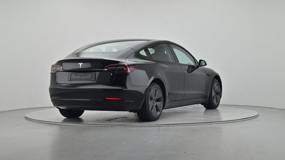 Tesla Model 3 Long Range RWD 4d