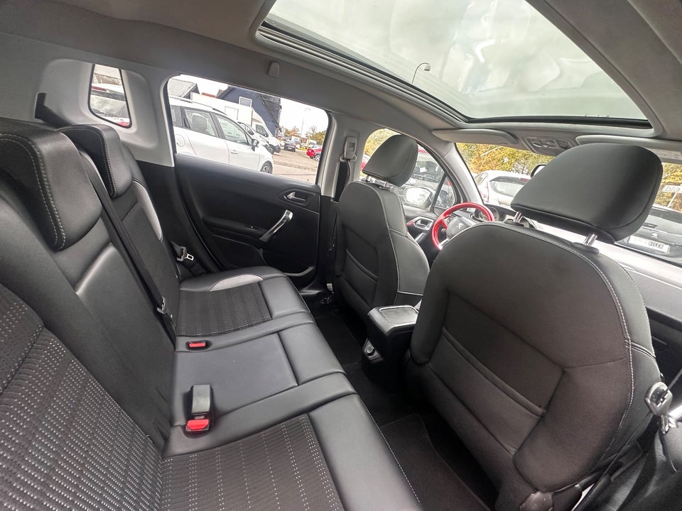 Peugeot 2008 1,6 BlueHDi 100 Allure 5d