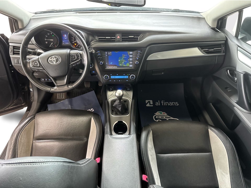Toyota Avensis 1,8 VVT-i T3 Touring Sports 5d