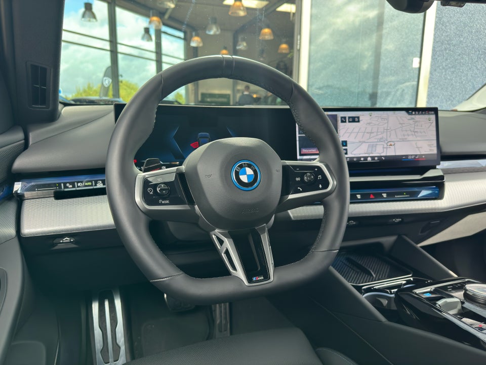 BMW i5 eDrive40 M-Sport 4d