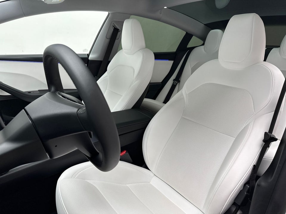 Tesla Model 3 Long Range RWD 4d