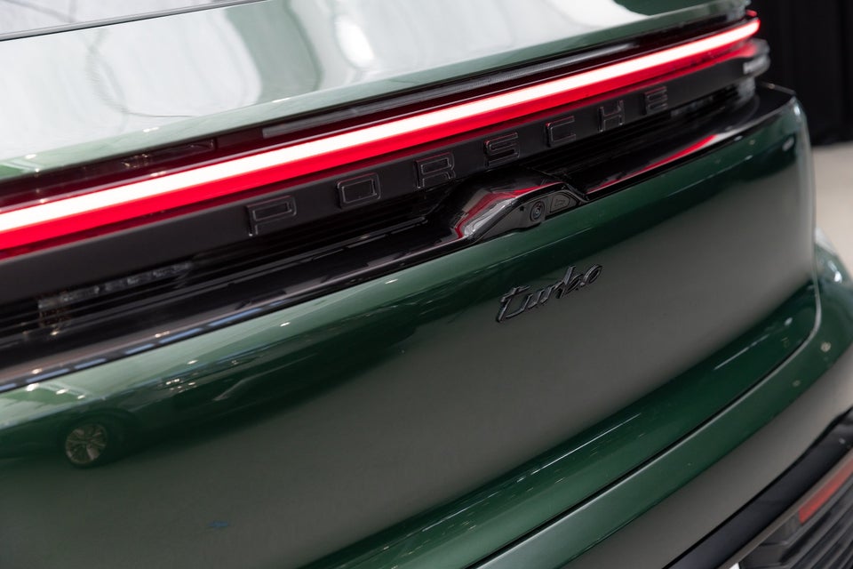 Porsche Macan Turbo 5d