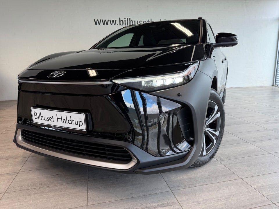 Toyota bZ4X Executive 5d