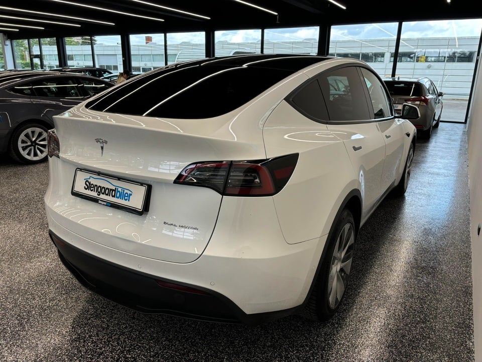 Tesla Model Y Long Range AWD 5d