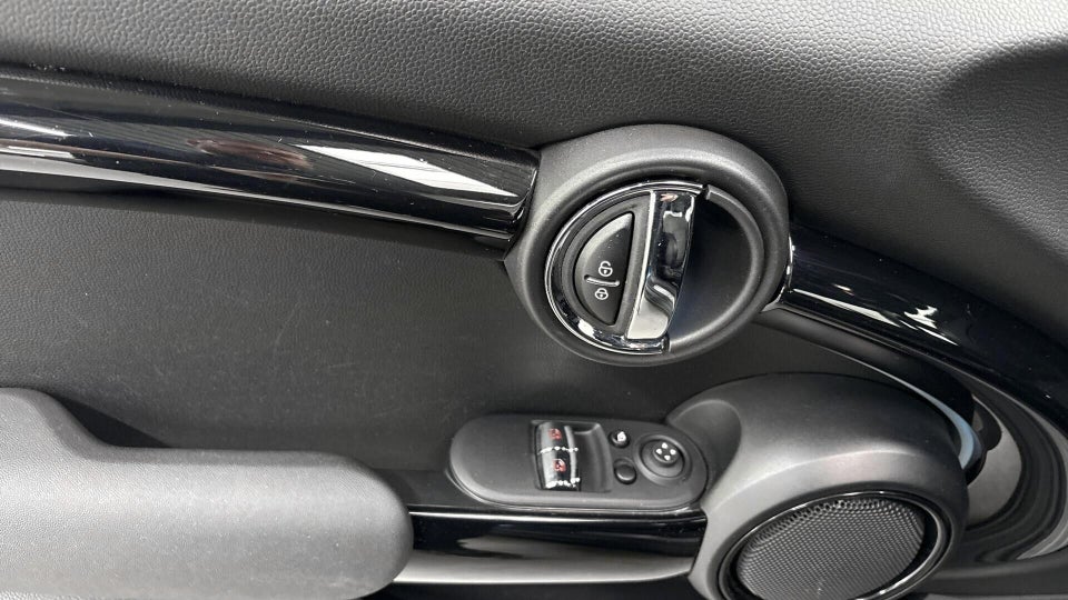 MINI Cooper SE Classic Trim 3d