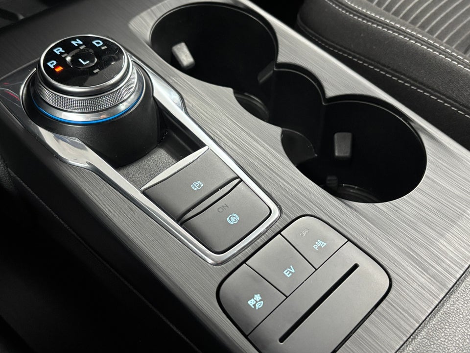 Ford Kuga 2,5 PHEV Titanium CVT 5d