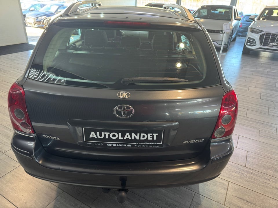 Toyota Avensis 2,0 Sol stc. 5d