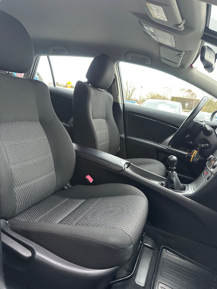 Toyota Avensis 1,8 VVT-i T2 Touch stc. 5d