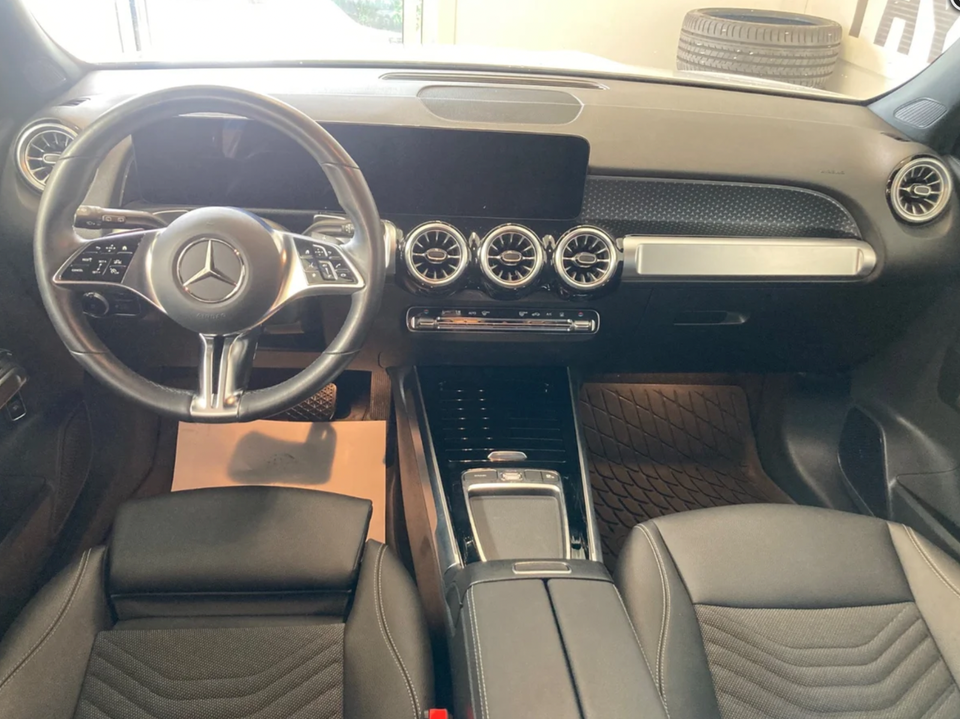 Mercedes EQB300 Progressive Advance Plus 4Matic 7prs 5d