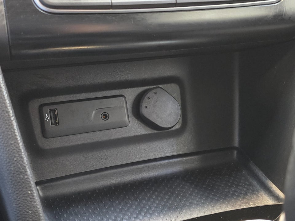 Renault Megane IV 1,2 TCe 100 Life 5d