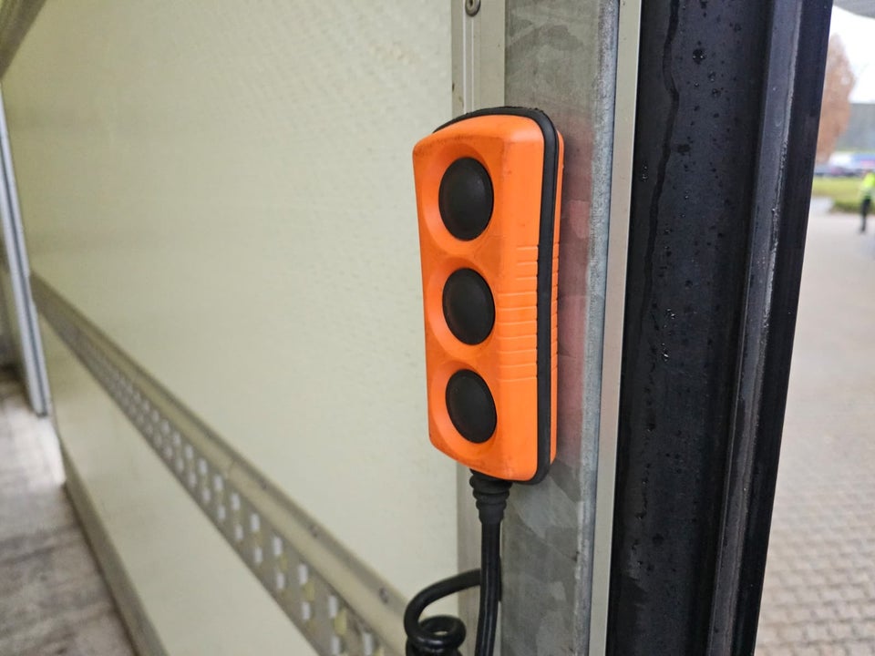 Iveco Daily 3,0 35S18 4100mm Box m/lift AG8