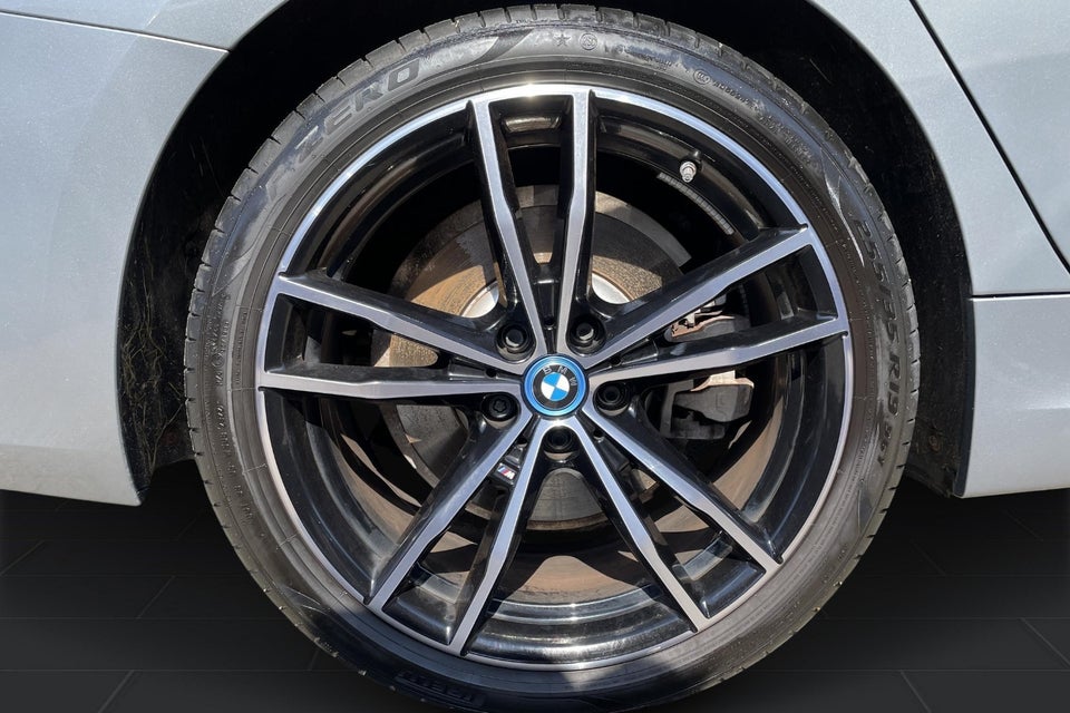 BMW 330e 2,0 Touring M-Sport aut. 5d