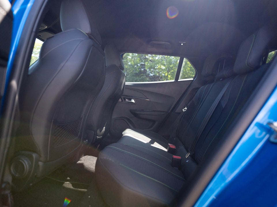 Peugeot e-2008 54 GT 5d