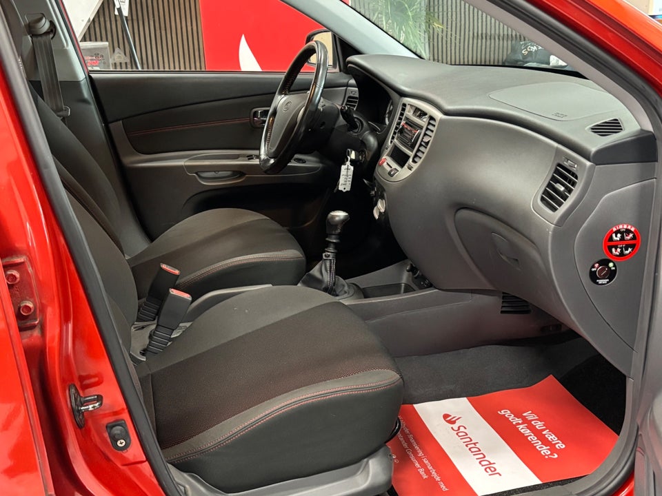 Kia Rio 1,4 Exclusive 5d