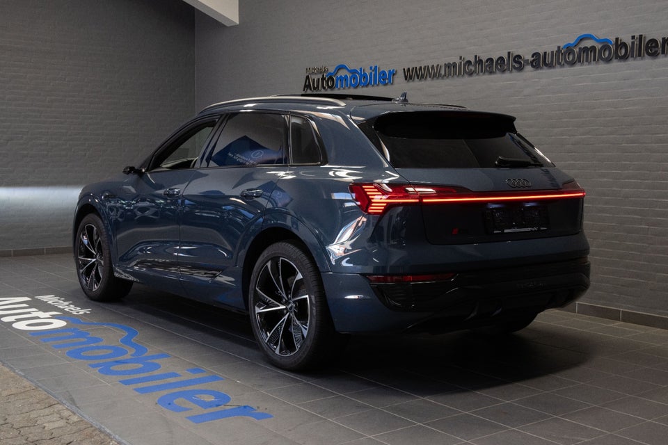 Audi Q8 e-tron 55 S-line quattro 5d