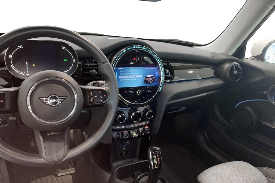 MINI Cooper SE Essential 3d