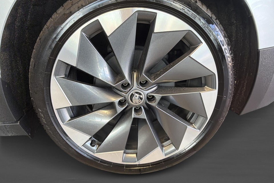 Skoda Enyaq 80 iV Plus Suite 5d