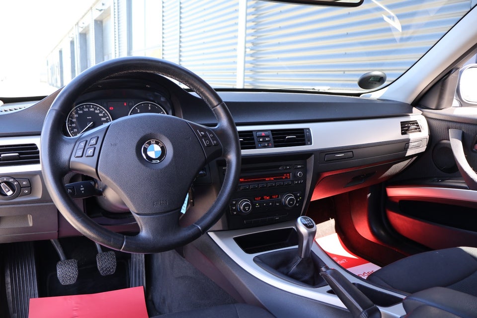 BMW 320d 2,0 Touring 5d