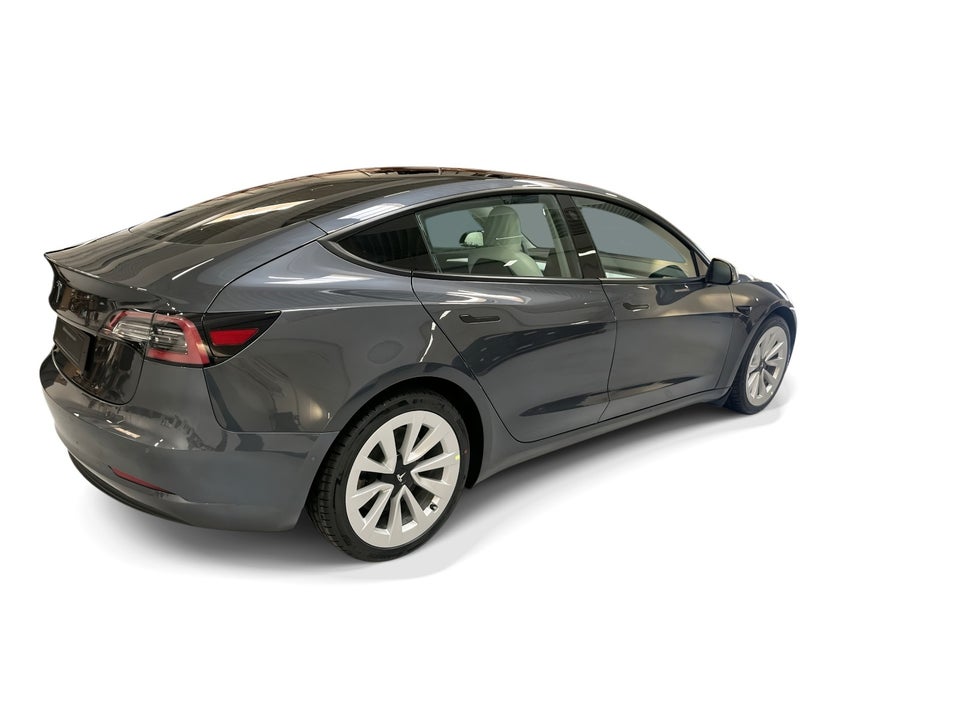 Tesla Model 3 Long Range AWD 4d