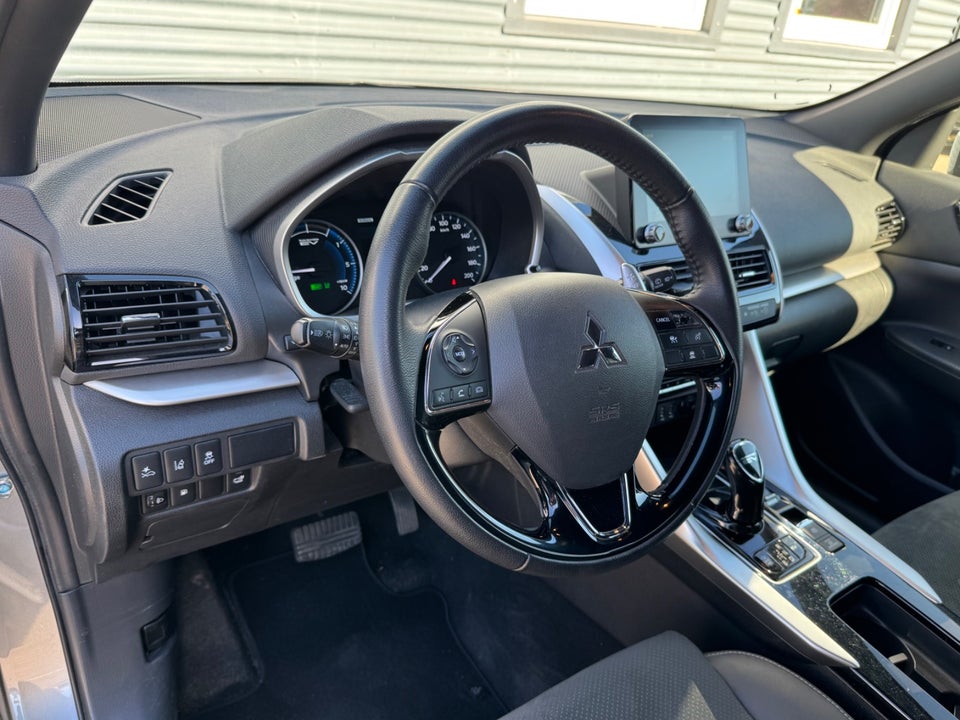 Mitsubishi Eclipse Cross 2,4 PHEV Sport Lux CVT 4WD 5d