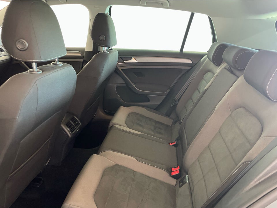 VW Golf VII 1,5 TSi 130 Comfortline 5d