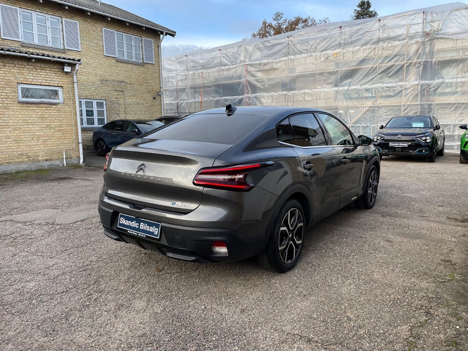 Citroën ë-C4 X 50 Shine 4d