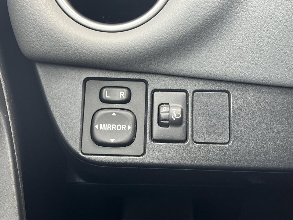 Toyota Yaris 1,0 VVT-i T2 5d