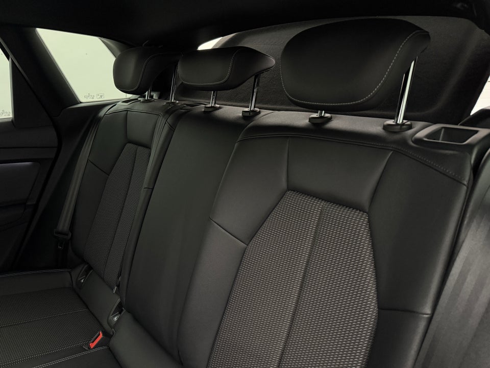 Audi Q4 e-tron 40 S-line 5d