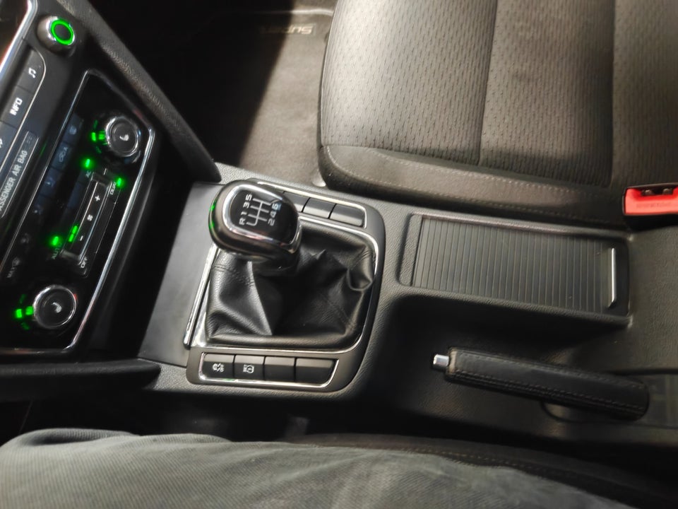 Skoda Superb 1,8 TSi 160 Elegance Combi 5d