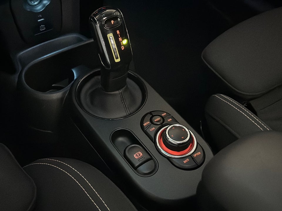 MINI Cooper SE Camden Edition 3d