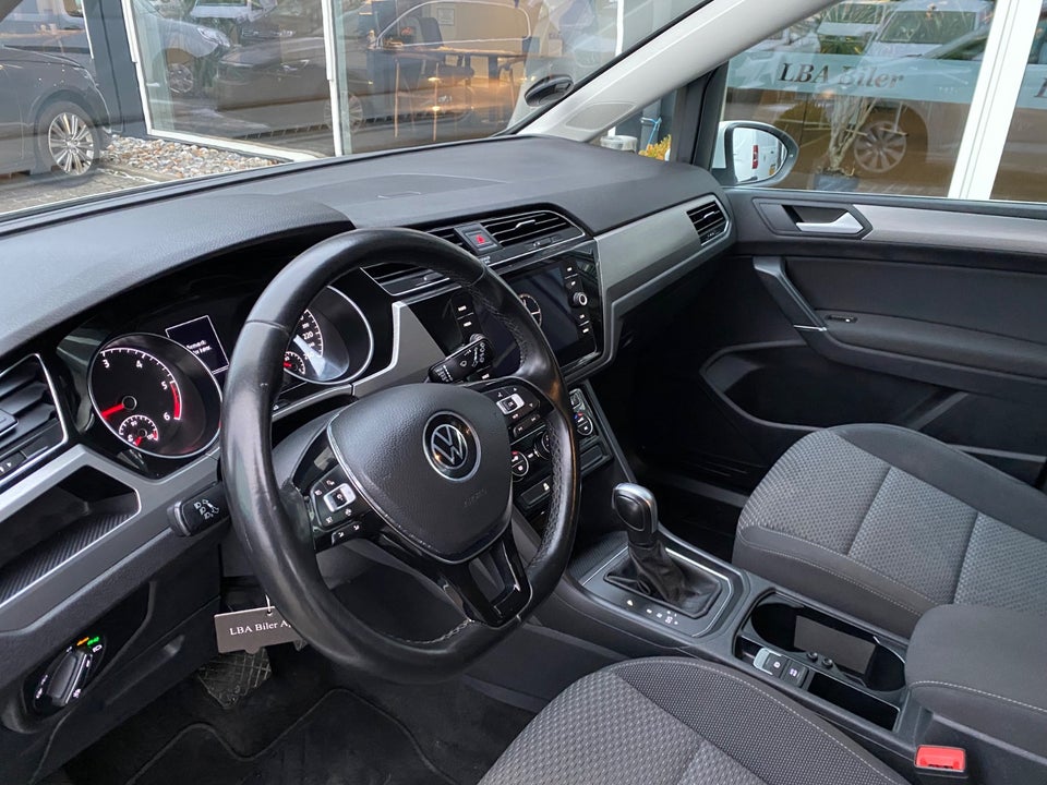 VW Touran 2,0 TDi 150 Comfortline DSG Van 5d