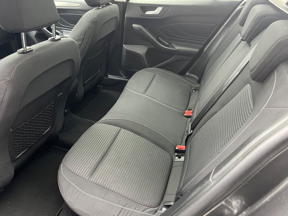 Ford Focus 1,0 EcoBoost Titanium Business 5d