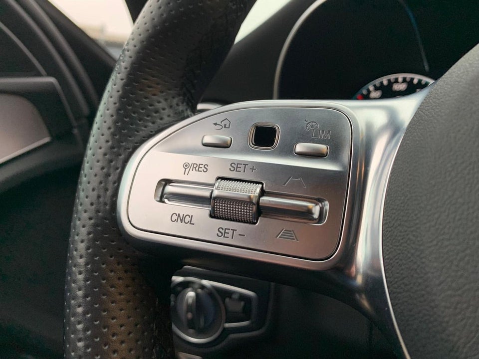 Mercedes C300 e 2,0 AMG Line stc. aut. 5d