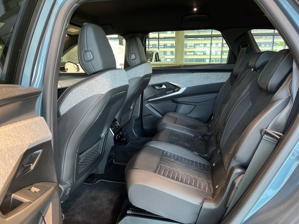 Peugeot e-5008 77 GT Pack 7prs 5d