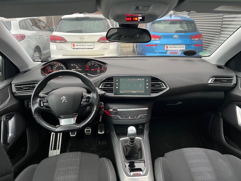 Peugeot 308 1,5 BlueHDi 130 Selection Sky SW 5d