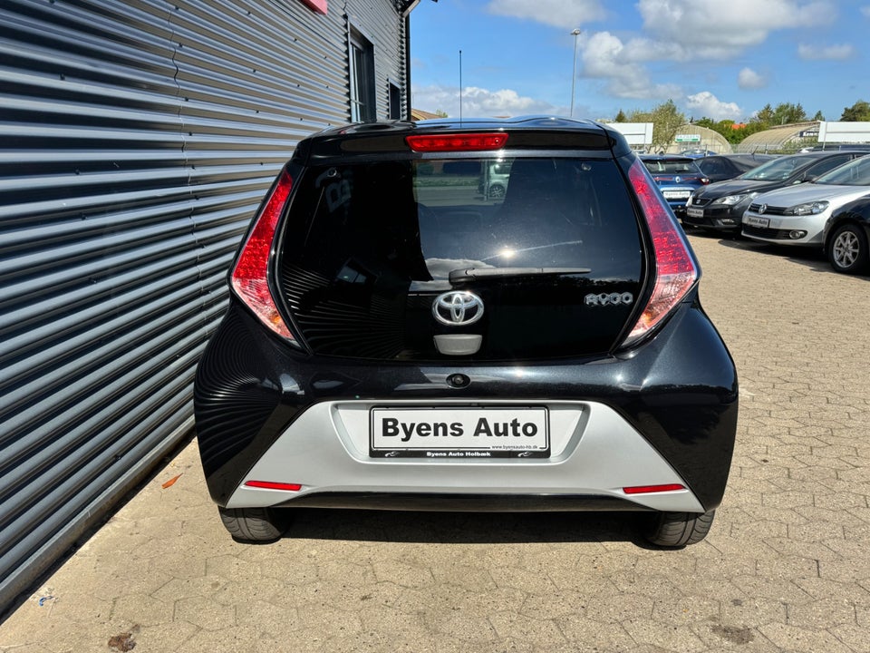 Toyota Aygo 1,0 VVT-i x-black II 5d