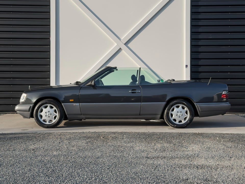 Mercedes E220 2,2 Cabriolet 2d