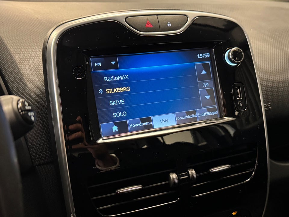 Renault Clio IV 1,2 16V Authentique Sport Tourer 5d