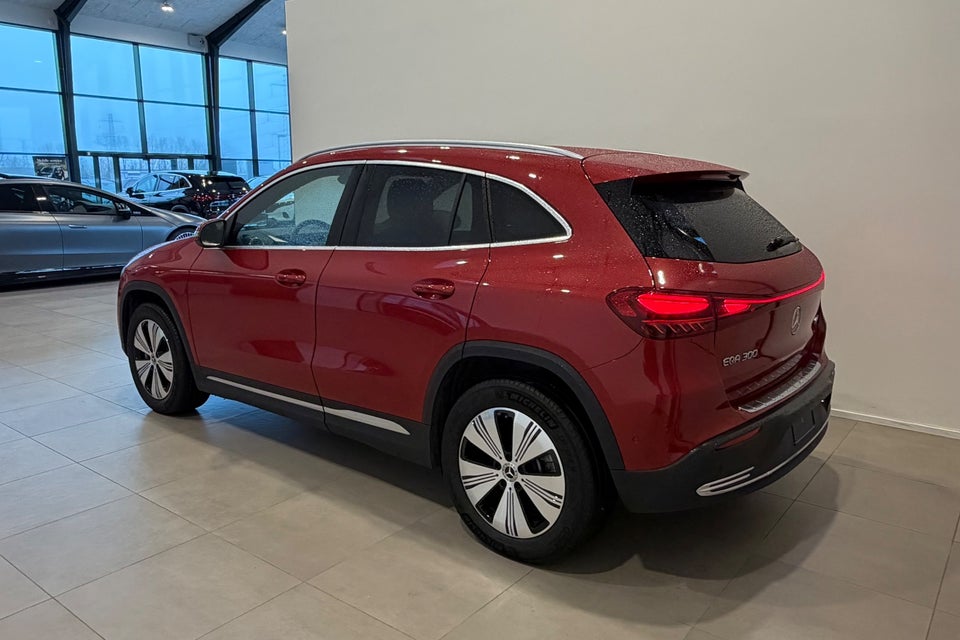 Mercedes EQA300 Progressive 4Matic 5d