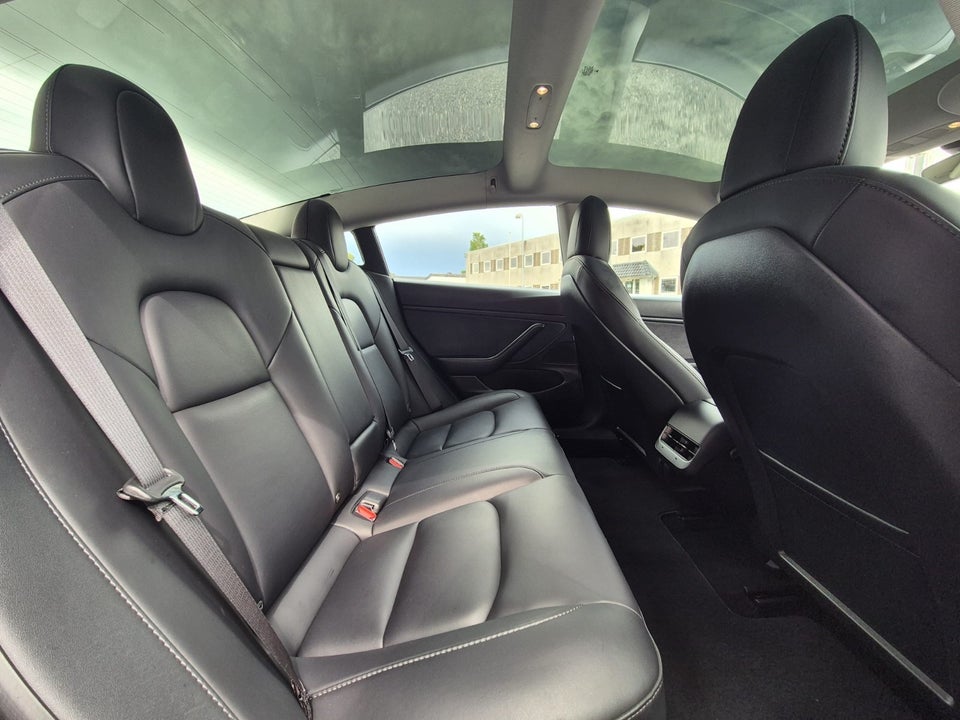 Tesla Model 3 Long Range AWD 4d