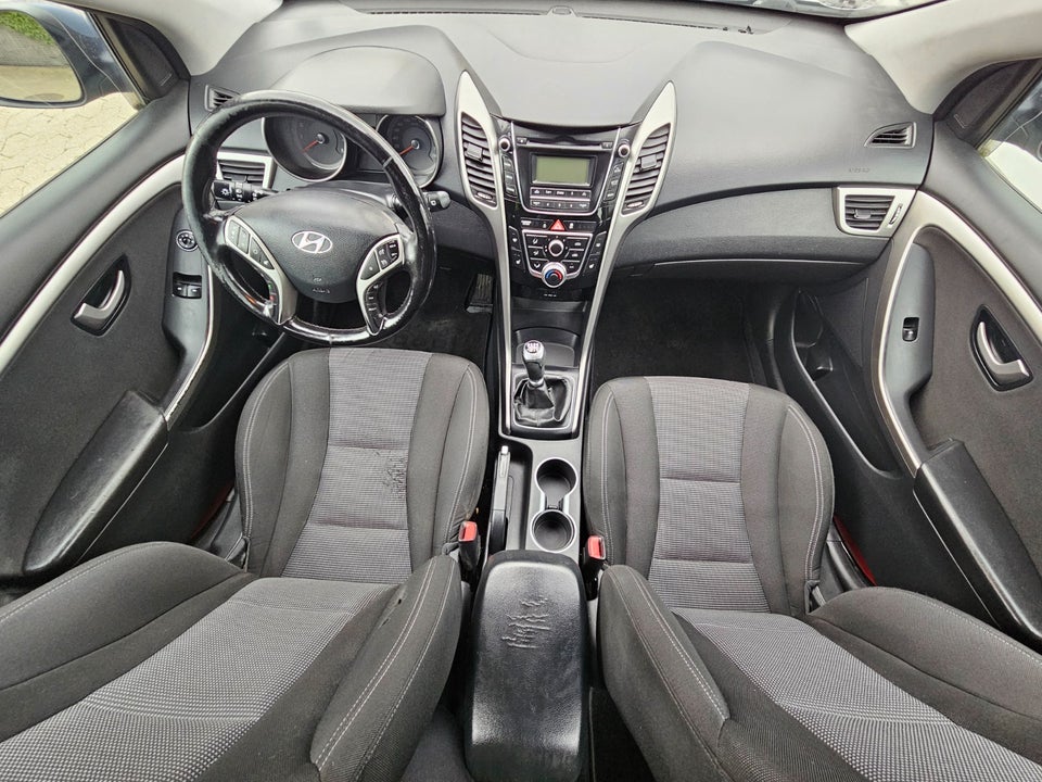 Hyundai i30 1,6 GDi XTR Eco 5d