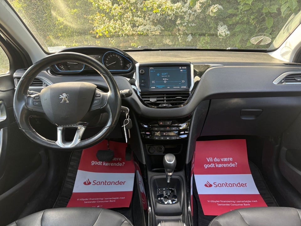 Peugeot 2008 1,2 PureTech 110 Allure Sky EAT6 5d