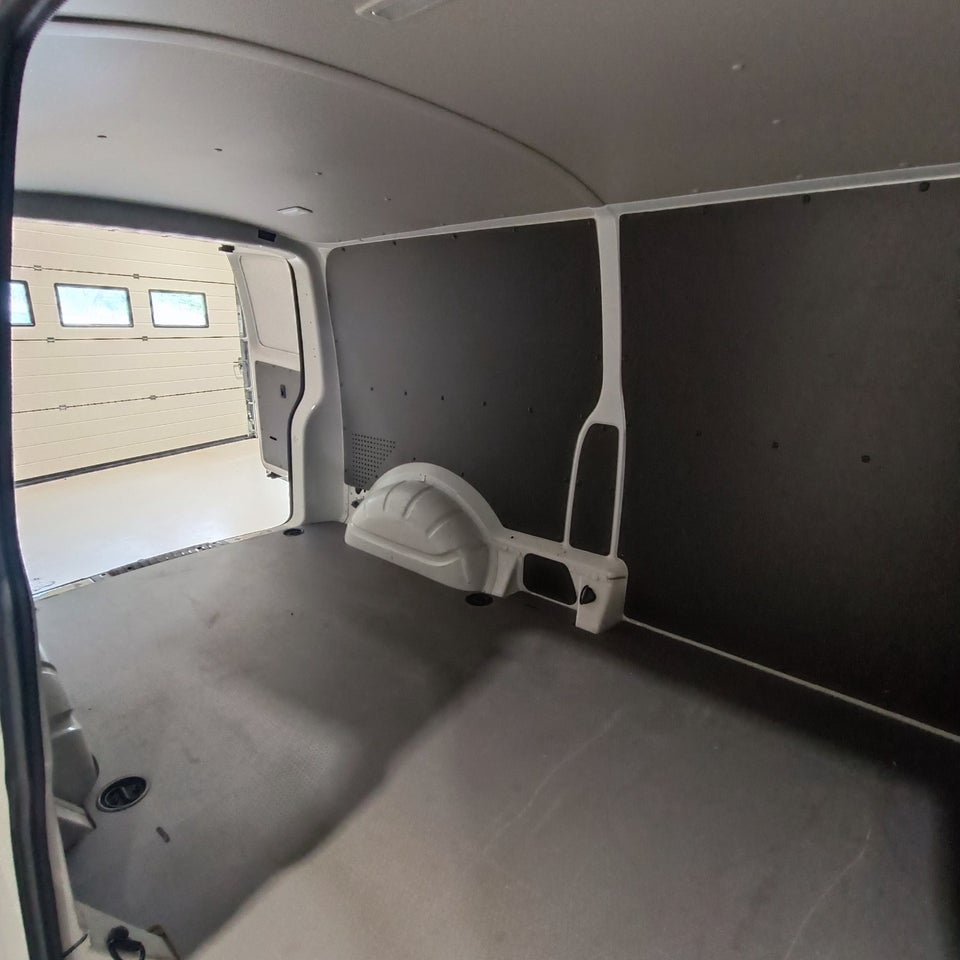 VW Transporter 2,0 TDi 204 Kassevogn DSG lang