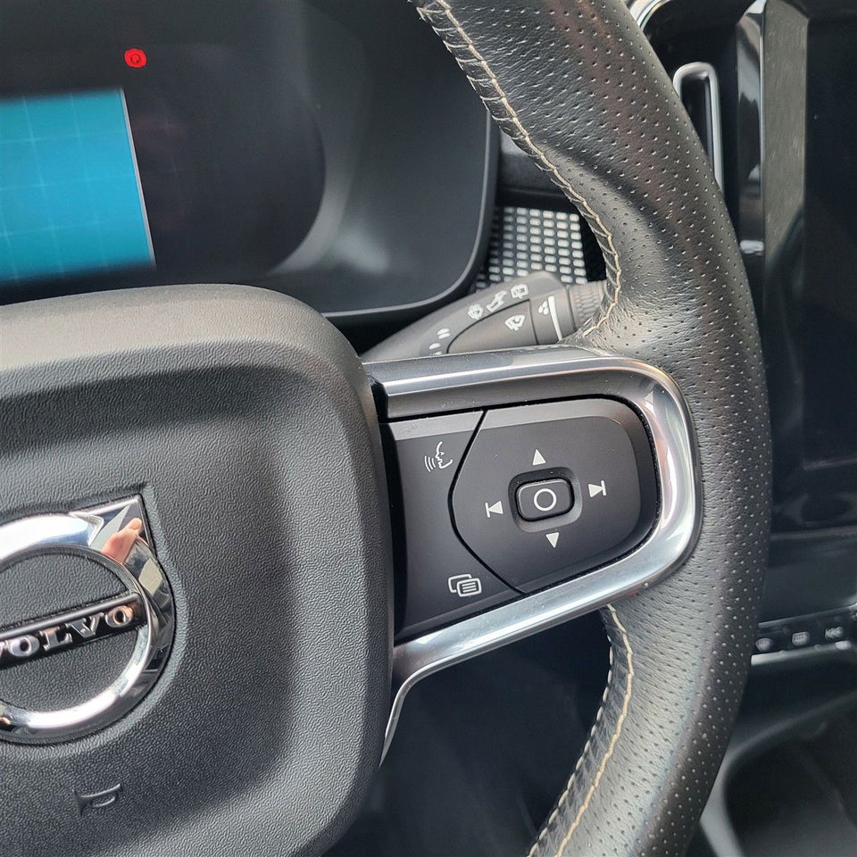 Volvo XC40 P8 ReCharge Twin R-Design 5d